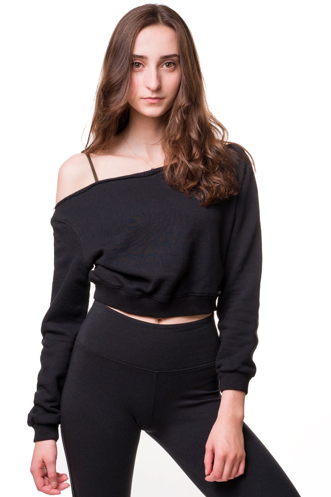 Black off hotsell the shoulder sweatshirt